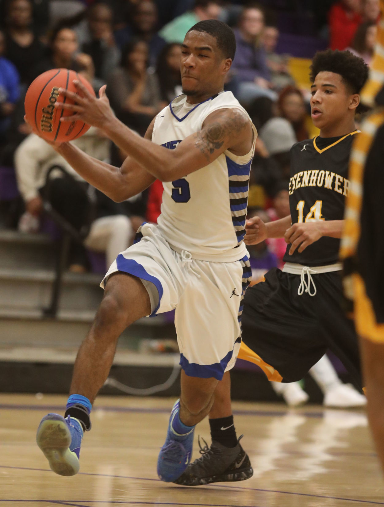 Eisenhower vs MacArthur boys basketball 15 2.25.19.jpg